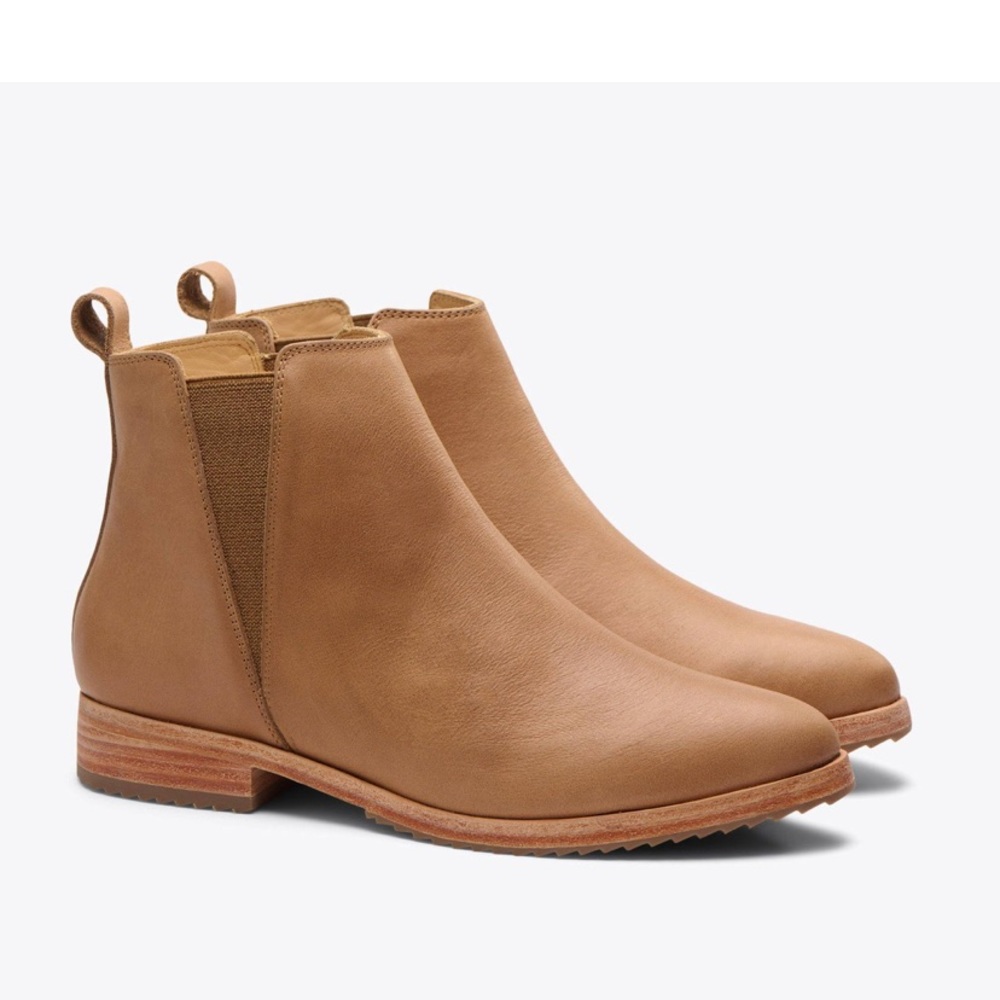 NWT Nisolo everyday Chelsea boot in Almond